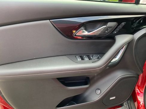 Certified 2024 Chevrolet Blazer Premier w/ Enhanced Convenience Package AWD/4WD image 18