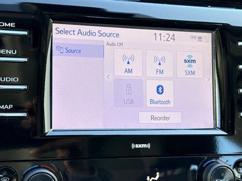 Used 2020 Toyota Camry SE image 18