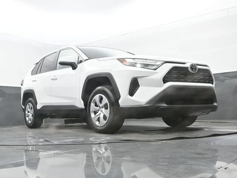 Used 2025 Toyota RAV4 LE FWD image 22