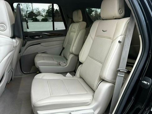 Used 2021 Cadillac Escalade Premium Luxury Platinum image 13