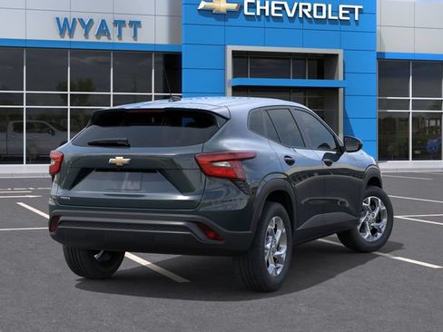 New 2026 Chevrolet Trax LS w/ LS Convenience Package FWD image 4