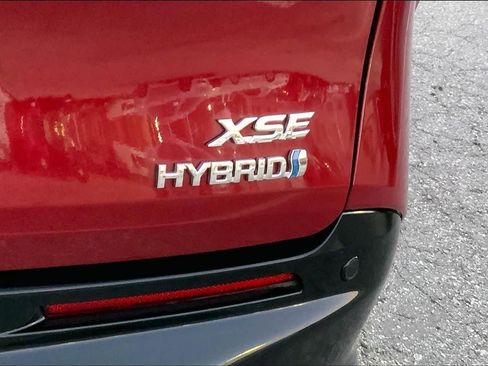 Used 2024 Toyota Sienna XSE image 10