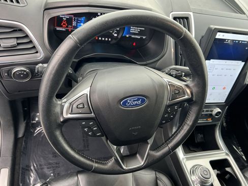 Certified 2022 Ford Edge Titanium image 16