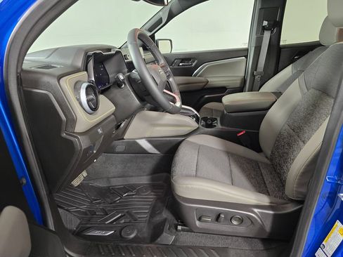 Used 2024 Chevrolet Colorado ZR2 w/ Technology Package AWD/4WD image 22