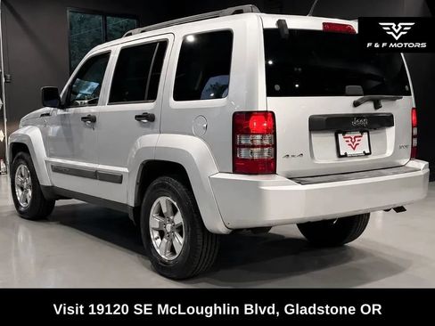 Used 2008 Jeep Liberty Sport w/ Popular Equipment Group AWD/4WD image 4