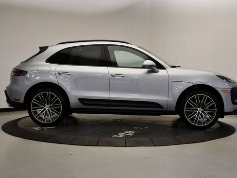 Certified 2026 Porsche Macan AWD/4WD image 8