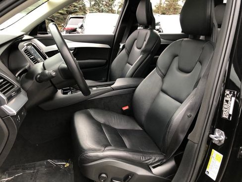 Used 2018 Volvo XC90 T5 Momentum w/ Convenience Package image 24