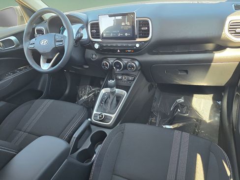 New 2025 Hyundai Venue SEL image 25