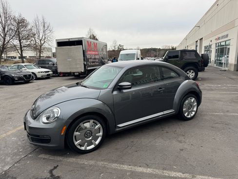 Used 2013 Volkswagen Beetle 2.5 image 28