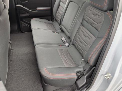 Used 2026 Nissan Frontier Pro-X w/ Pro-X Convenience Package RWD image 17