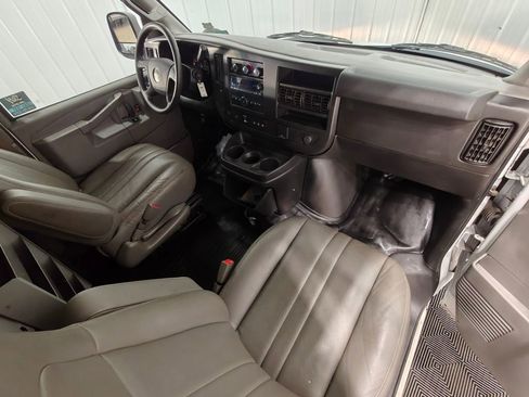 Used 2021 Chevrolet Express 2500 image 25