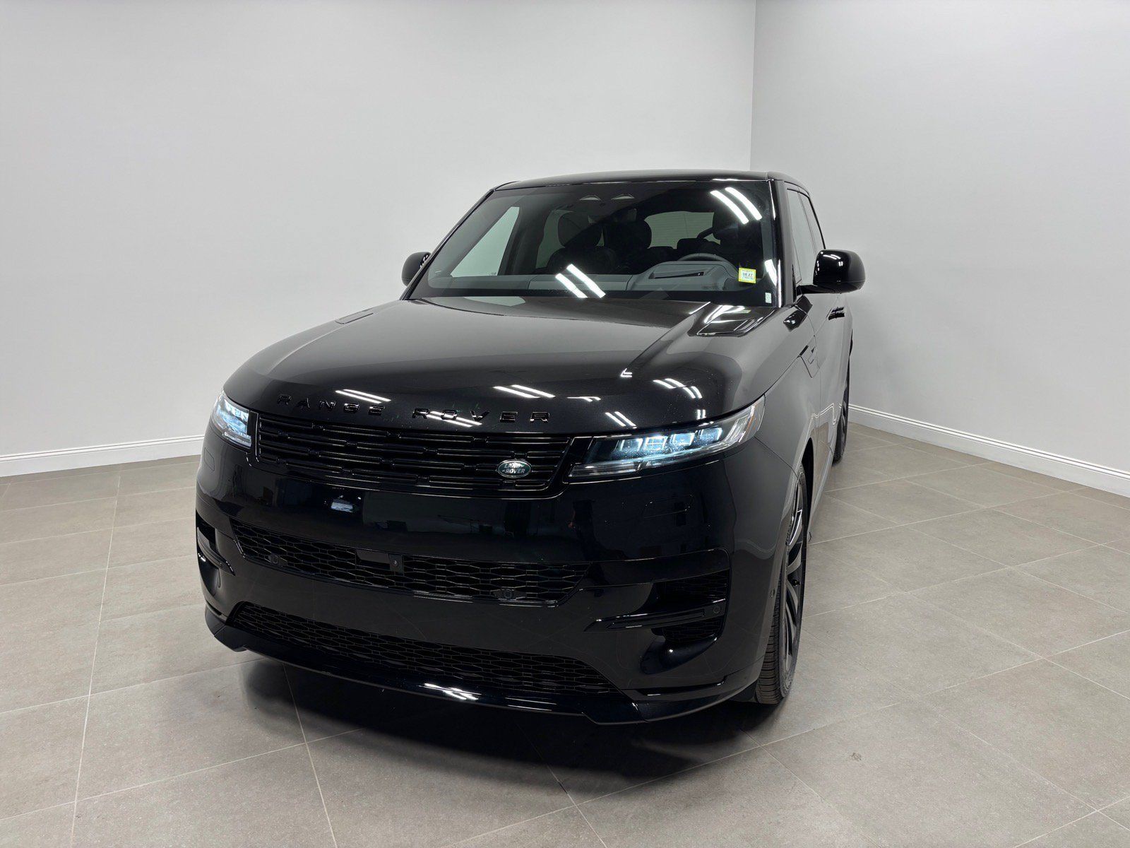 New 2027 Land Rover Range Rover Sport Dynamic SE AWD/4WD image 2