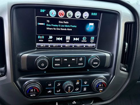 Used 2018 Chevrolet Silverado 1500 LT w/ LT Eassist Package image 21