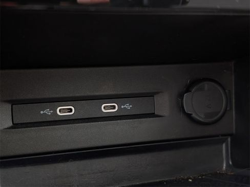 Used 2023 Volkswagen Taos SE w/ Panoramic Sunroof Package image 26