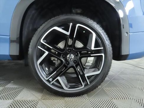 New 2026 Volkswagen Tiguan SEL R-Line image 32