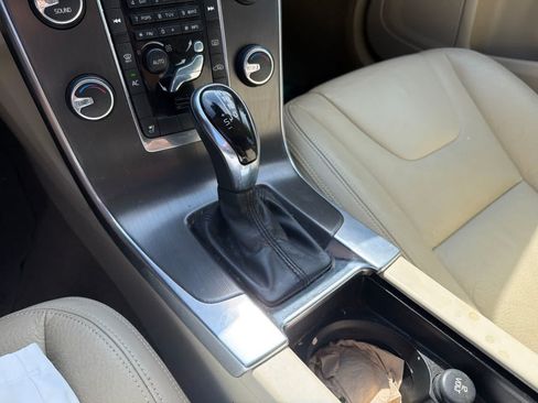 Used 2014 Volvo S60 T5 FWD image 24