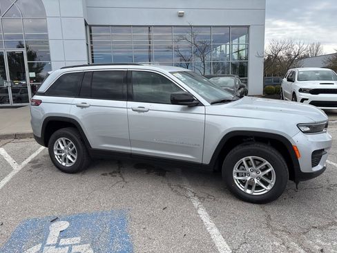 New 2026 Jeep Grand Cherokee Laredo AWD/4WD image 35