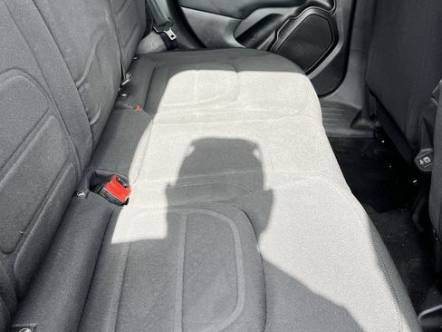 Used 2022 Jeep Renegade Latitude AWD/4WD image 21