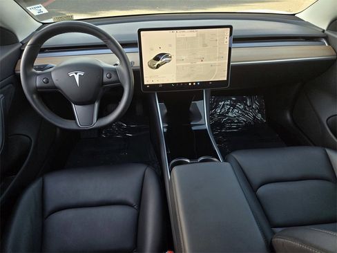 Used 2018 Tesla Model 3 Long Range image 13