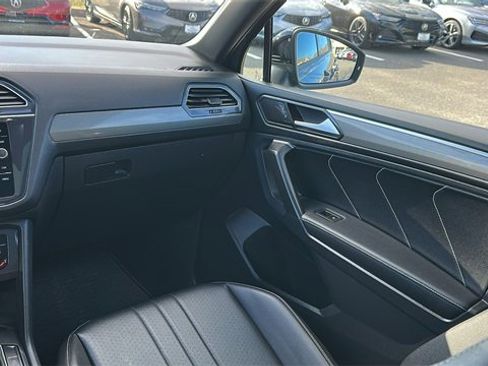 Used 2022 Volkswagen Tiguan SE R-Line image 22
