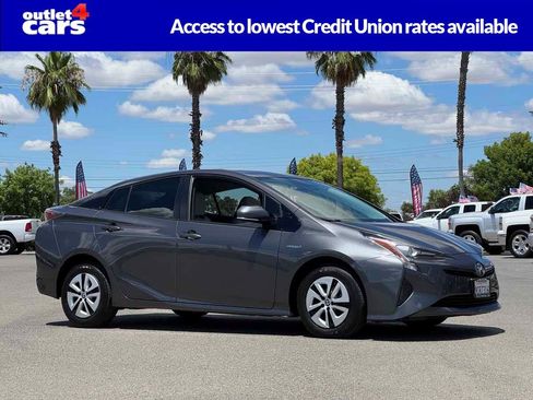 Used 2017 Toyota Prius Two FWD image 1
