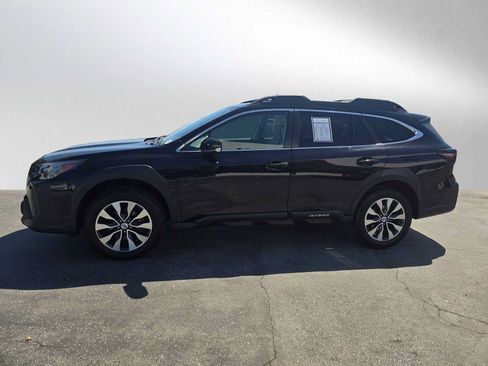 Used 2023 Subaru Outback Limited AWD/4WD image 6