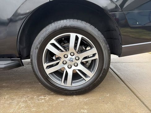 Used 2024 Ford Expedition Limited image 45