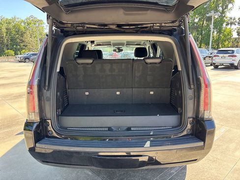 Used 2018 Cadillac Escalade 2WD image 32