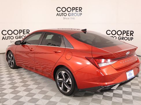 Certified 2021 Hyundai Elantra Limited FWD image 24