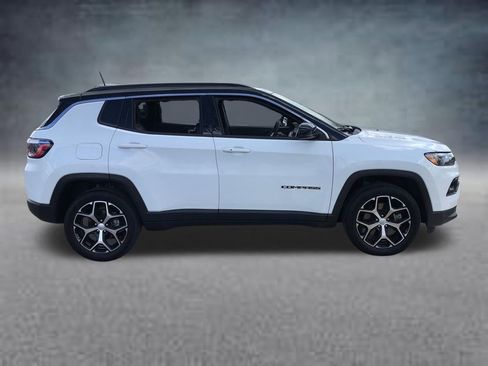Used 2024 Jeep Compass Limited AWD/4WD image 9