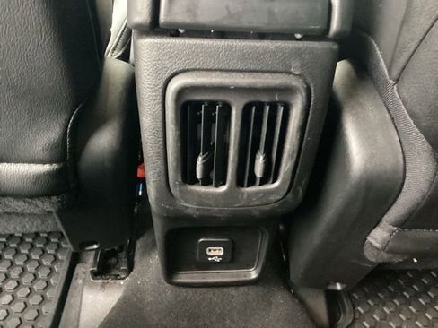 Used 2020 Jeep Compass Latitude w/ Cold Weather Group AWD/4WD image 18