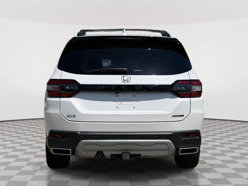 Used 2025 Honda Pilot Touring image 5