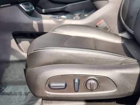 Certified 2024 GMC Terrain SLT FWD image 19