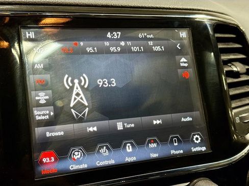 Used 2019 Jeep Grand Cherokee Altitude image 17