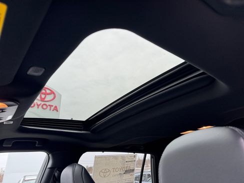 New 2026 Toyota Highlander XSE image 30