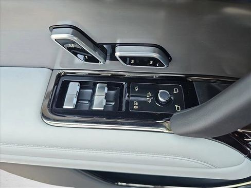 New 2025 Land Rover Range Rover Sport SE image 28