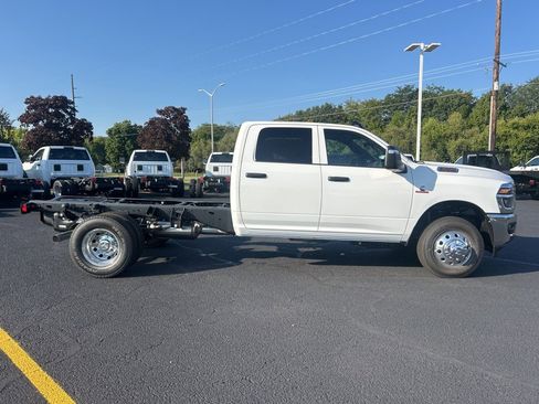New 2026 RAM 3500 Tradesman w/ Chrome Appearance Group image 8