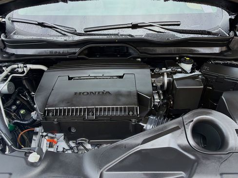 Used 2025 Honda Pilot Elite image 36