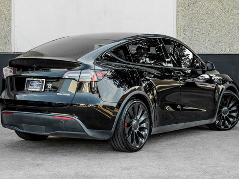 Used 2022 Tesla Model Y Performance AWD/4WD image 12