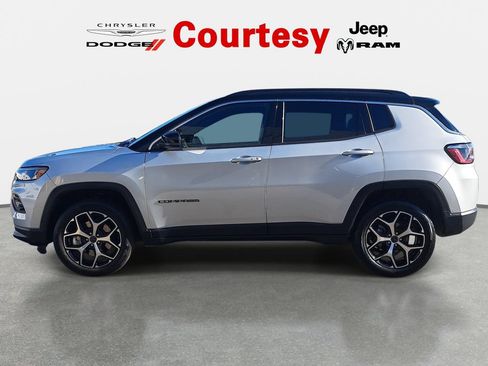 Certified 2025 Jeep Compass Limited AWD/4WD image 7