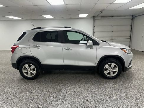 Used 2019 Chevrolet Trax LT w/ LT Convenience Package AWD/4WD image 9