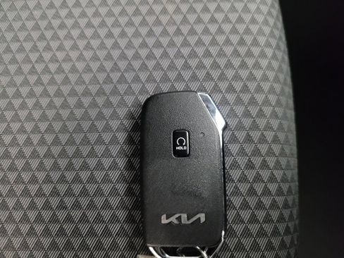 Used 2025 Kia Soul S FWD image 32