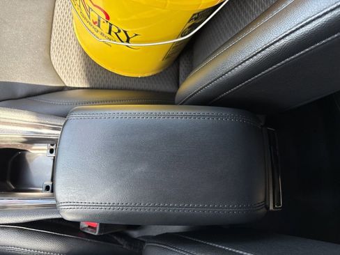 Used 2025 Jeep Compass Latitude image 40