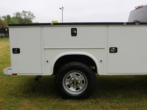 Used 2020 Ford F350 XL w/ Power Equipment Group image 10