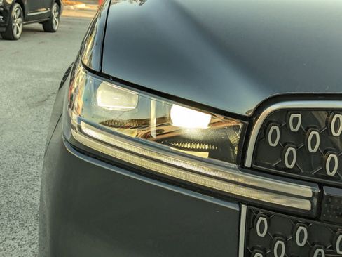 Certified 2025 Lincoln Navigator Reserve image 12