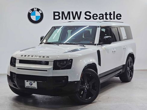Used 2024 Land Rover Defender 130 X-Dynamic SE image 1