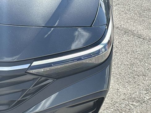 Used 2025 Hyundai Elantra SEL w/ Cargo Package image 6