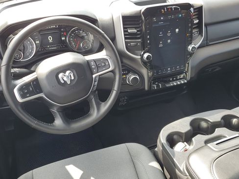 Used 2024 RAM 2500 Big Horn w/ Safety Group image 24