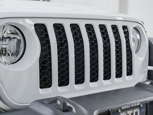 Used 2024 Jeep Wrangler Sport image 9