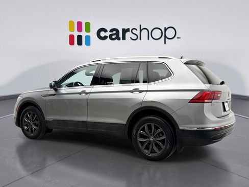 Used 2022 Volkswagen Tiguan SE w/ Panoramic Sunroof Package image 3